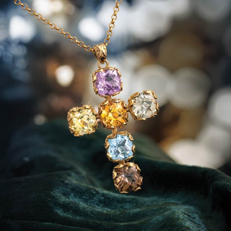 Living Color Cross Pendant plus Chain